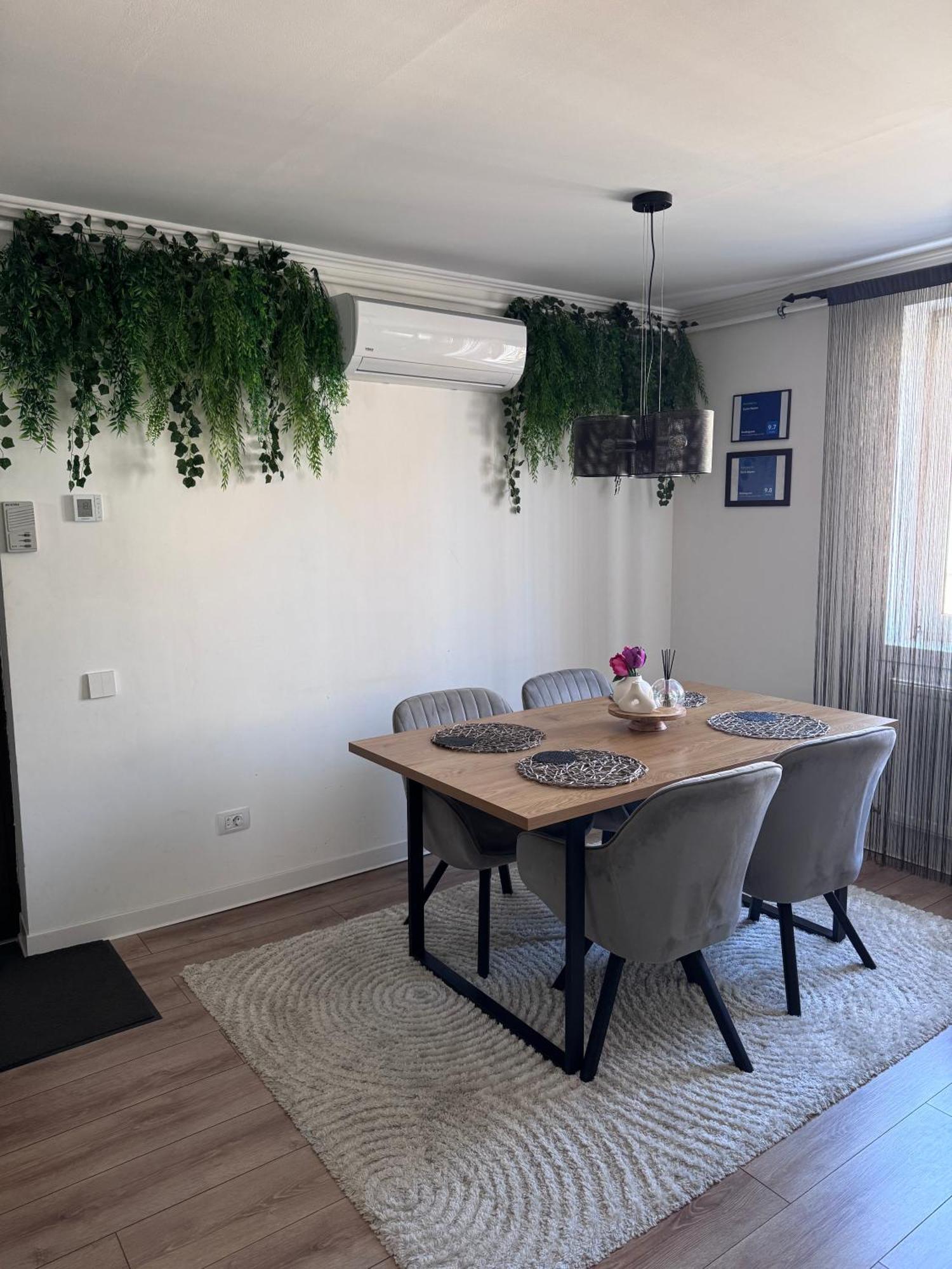 Caris Home Hunedoara Exterior foto